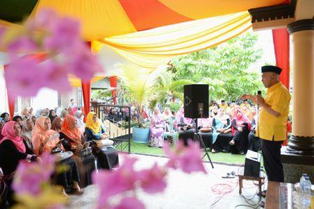 Ratusan Jamaah Ibu-ibu Pengajian di Pelalawan Bertekad Menangkan Paslon Nomor 4